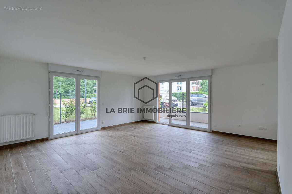 Appartement à EMERAINVILLE