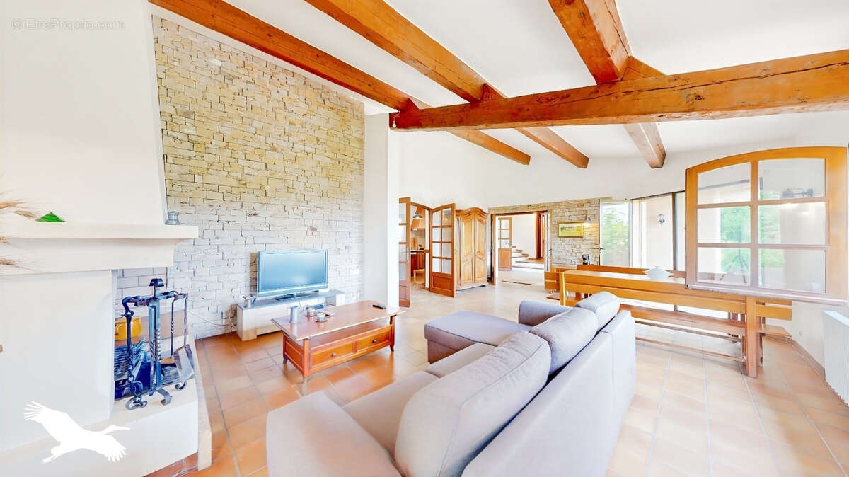 Maison à LA BASTIDE-DES-JOURDANS