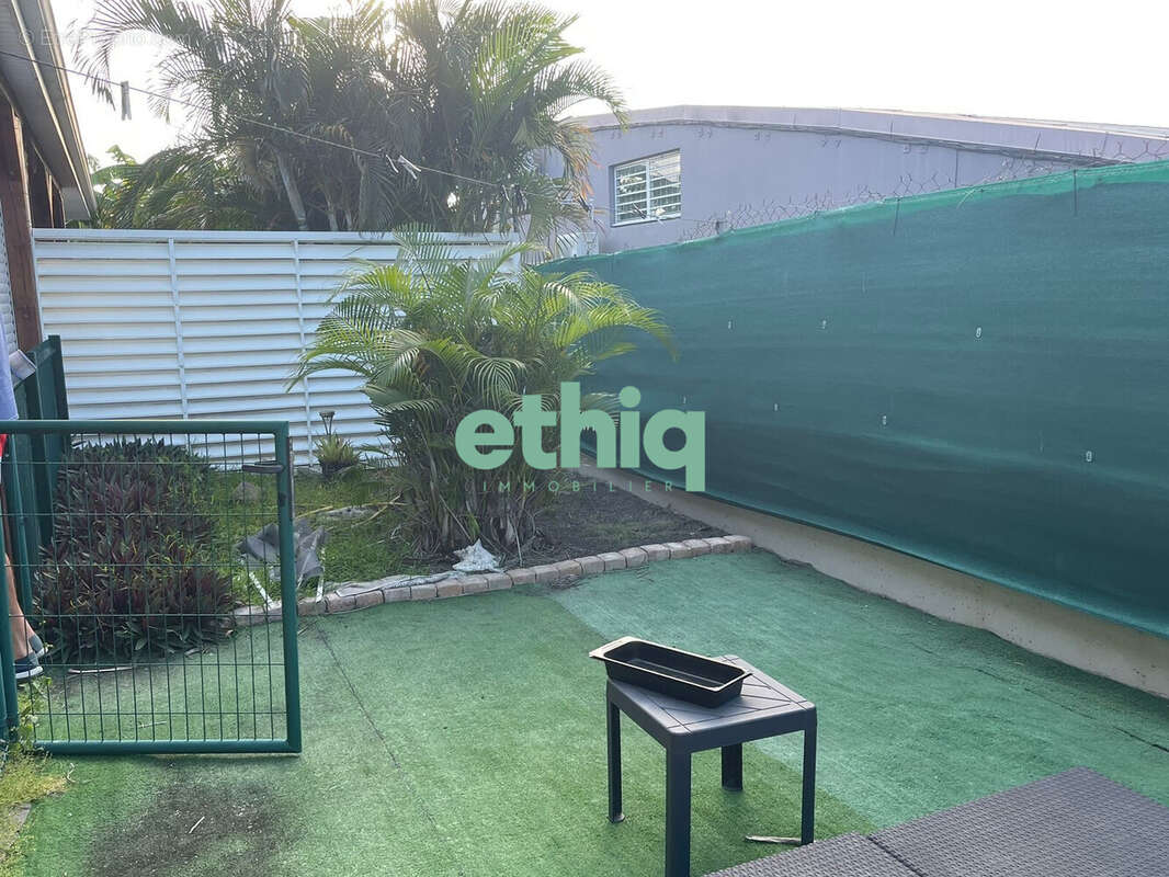 Maison à BAIE-MAHAULT