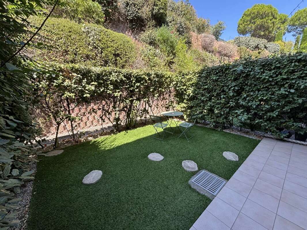3 piéces Vue mer panoramique – Résidence de grand standing avec piscine, tennis et gardien - photo 15