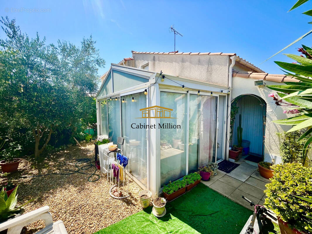 Maison à VIC-LA-GARDIOLE