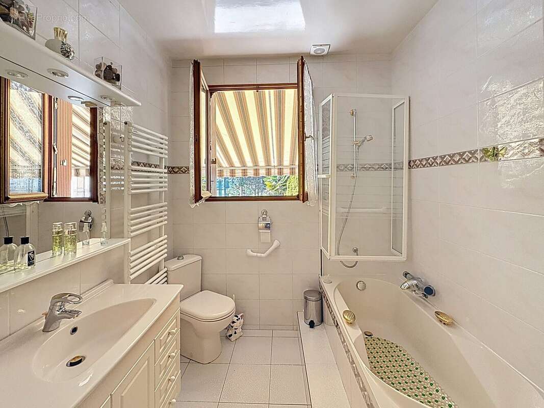 Maison à L&#039;HAY-LES-ROSES