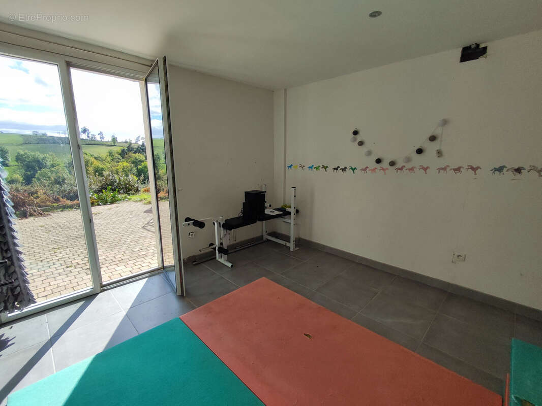 Maison à LA CHAPELLE-D'AUREC