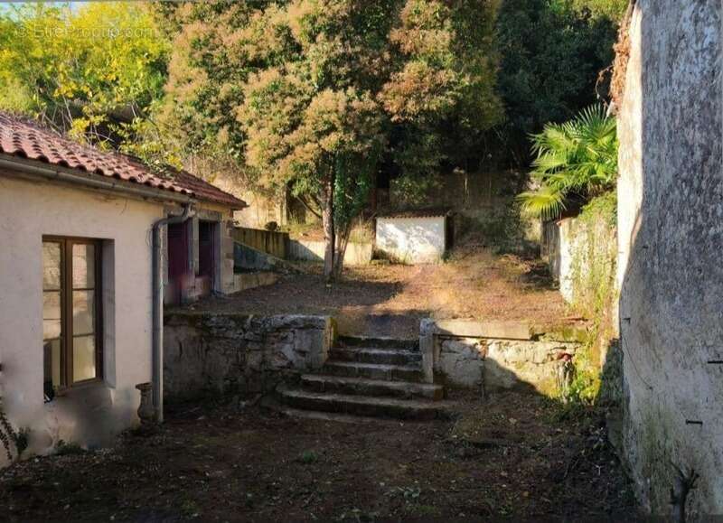 Maison à PORT-SAINTE-MARIE