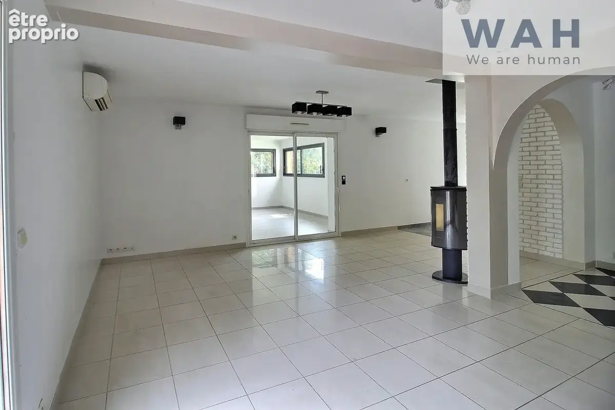 Vente maison 7 pieces + piscine - saint-martin-de-londres 34380 - photo 4