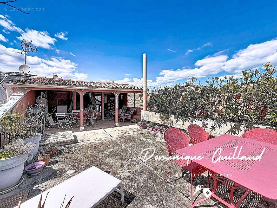 Nîmes Arènes -Duplex 5 piècès 173 m2 avec terrasse et loggia de 50m2 - photo 5
