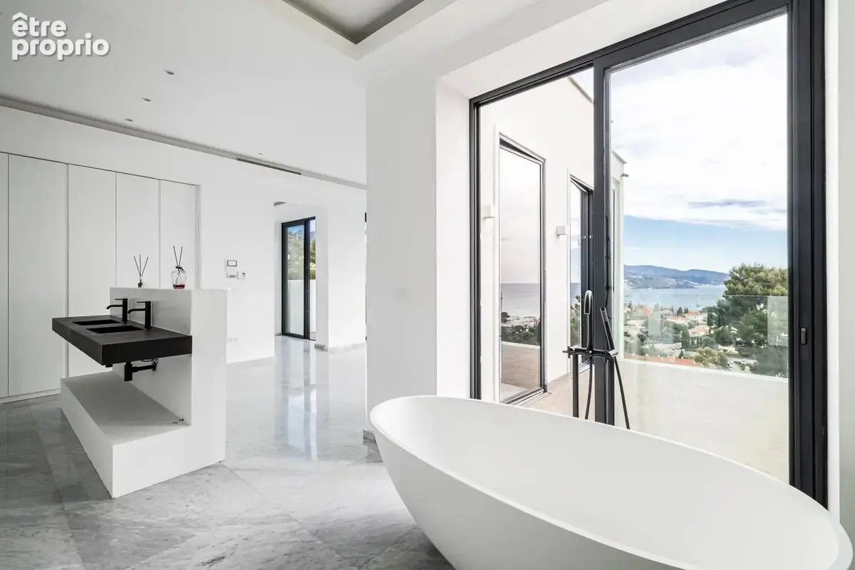 Roquebrune-Cap-Martin - Exceptionnelle villa 350m² 4 chambres, piscine, vue mer panoramique - photo 7