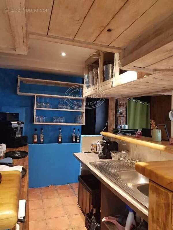 Commerce à LEZIGNAN-CORBIERES