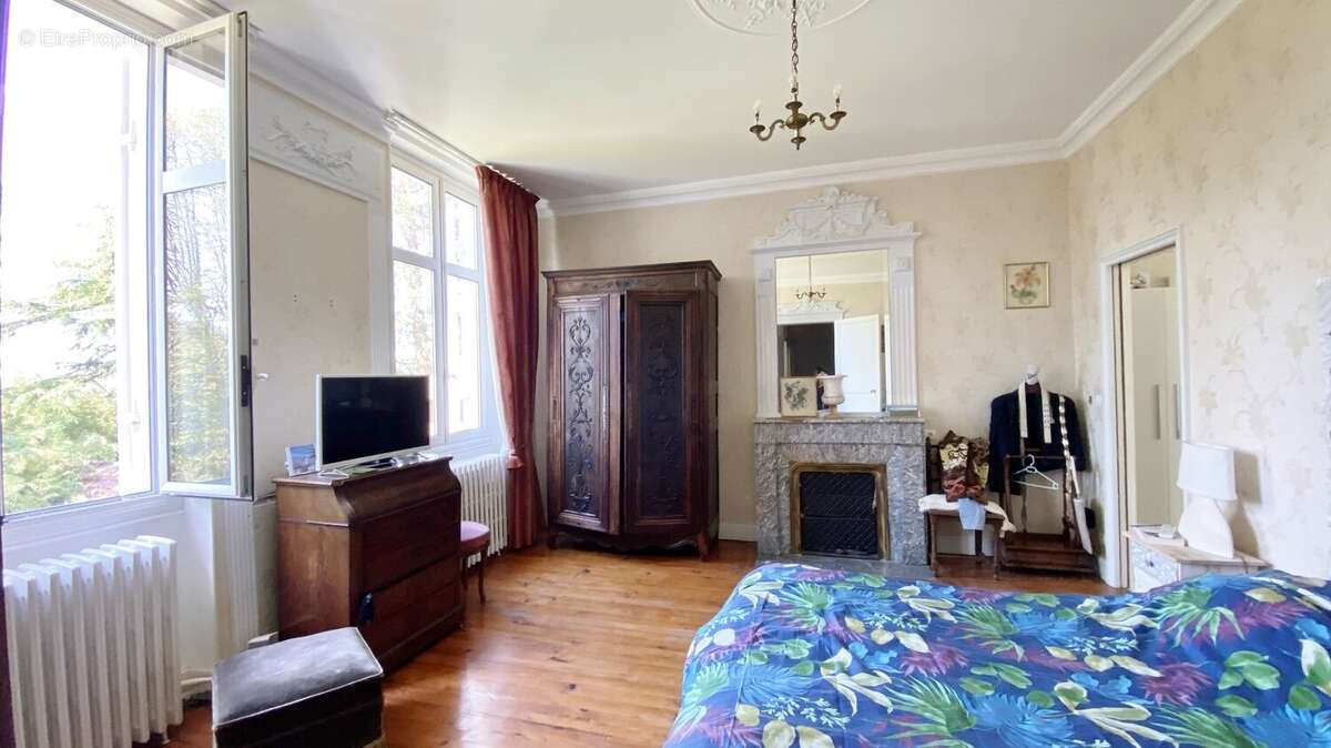 Maison à SAINT-JULIEN-EN-BORN