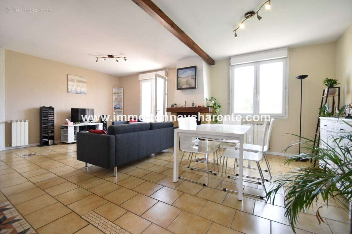 Maison à TONNAY-CHARENTE