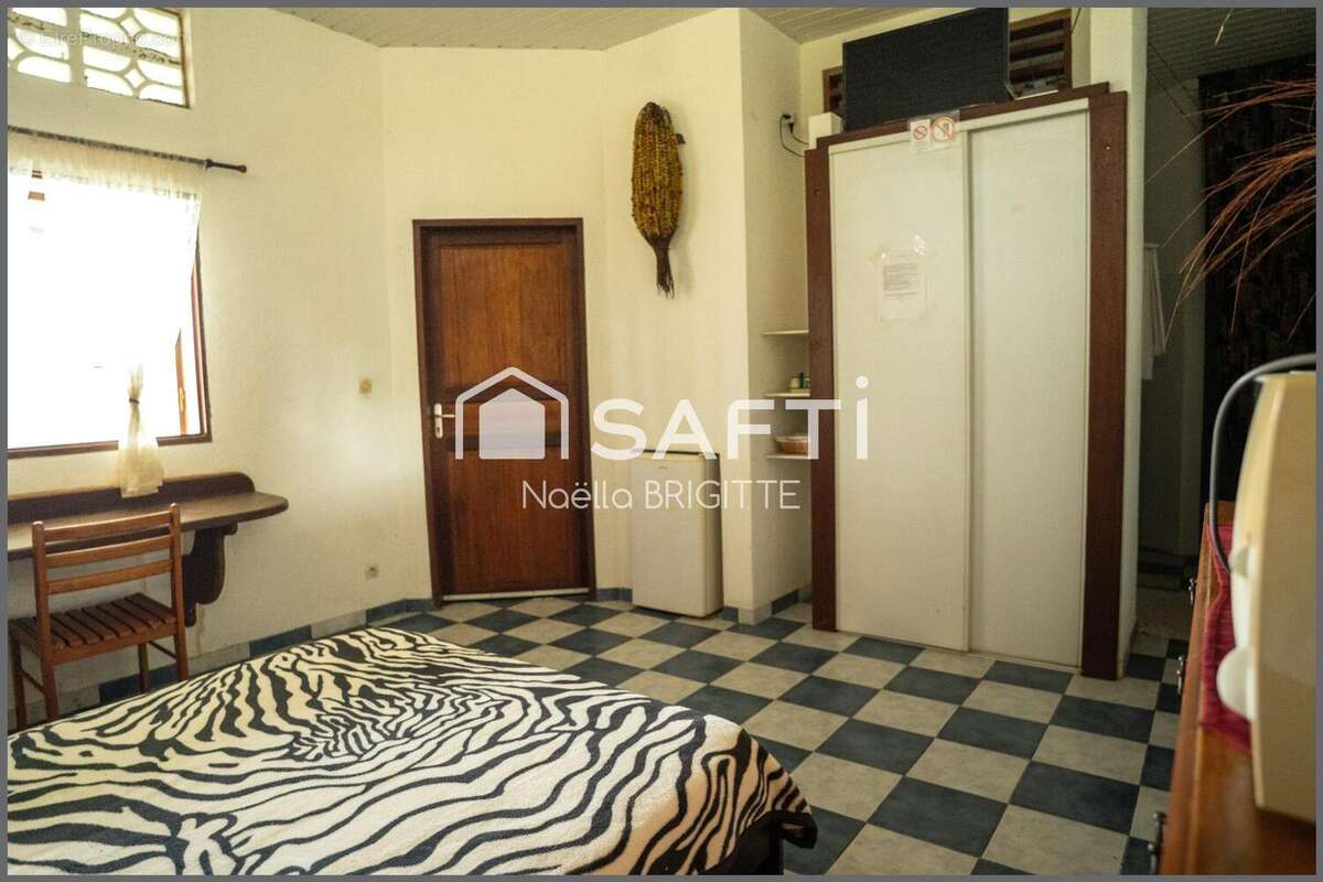 Photo 6 - Appartement à REMIRE-MONTJOLY