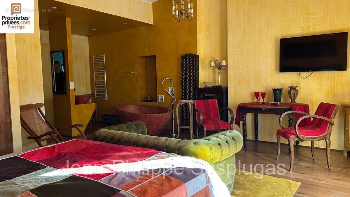 Maison à SAINT-CYR-SUR-MER