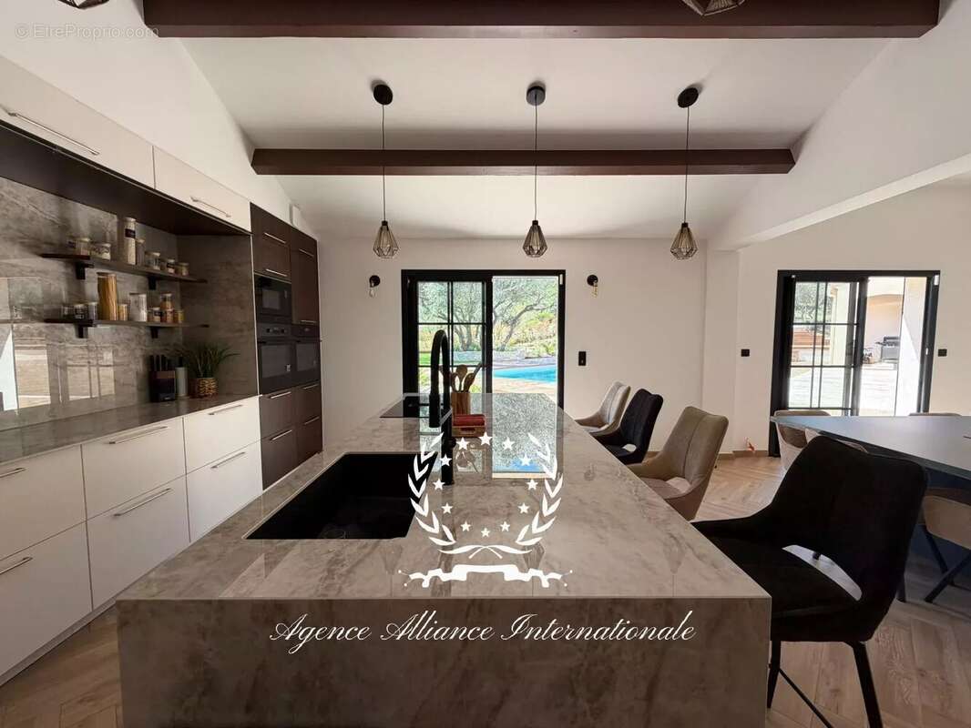 Appartement à LE LUC