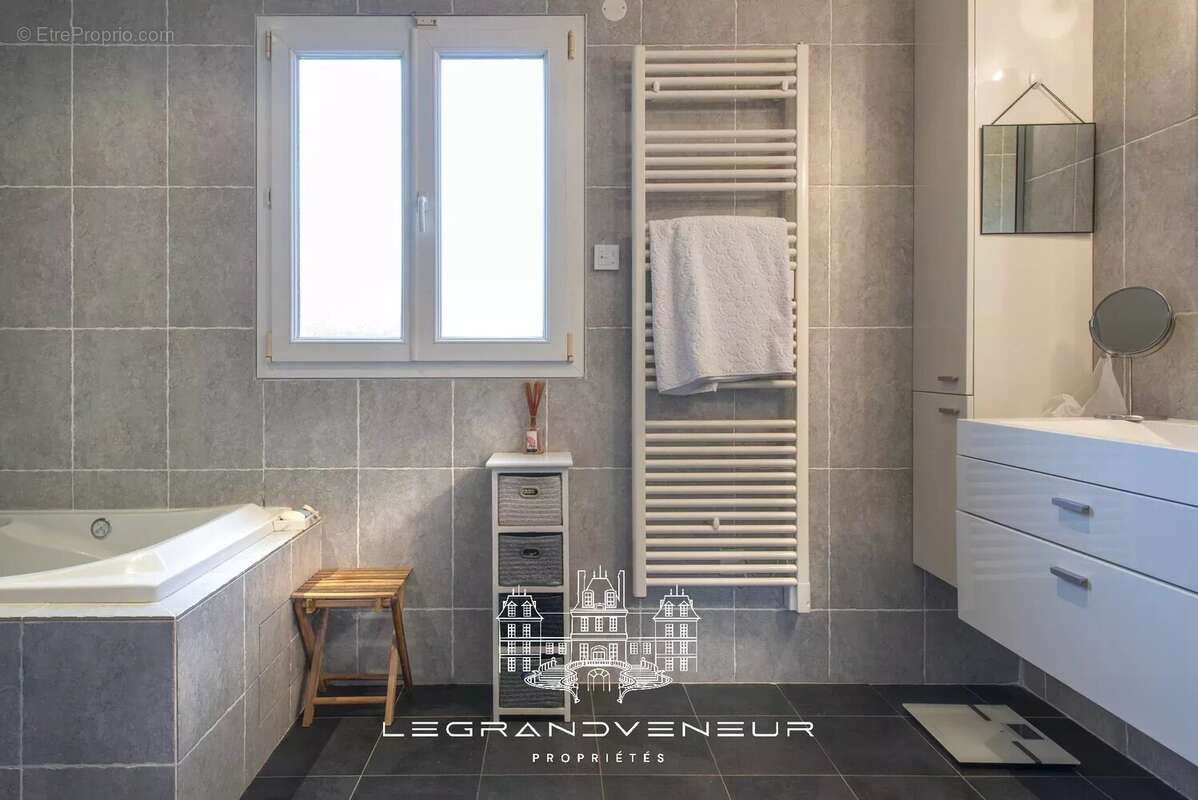 Maison à FONTAINEBLEAU