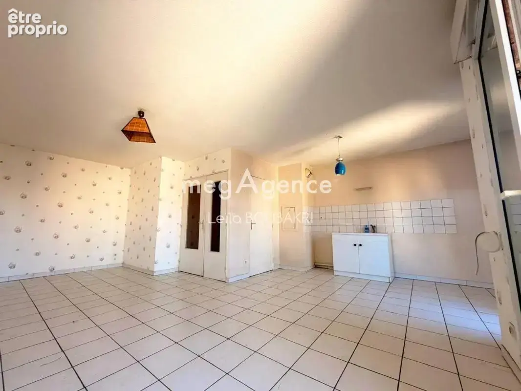 Villeurbanne – charpennes / république – t2 avec balcon et garage - photo 3