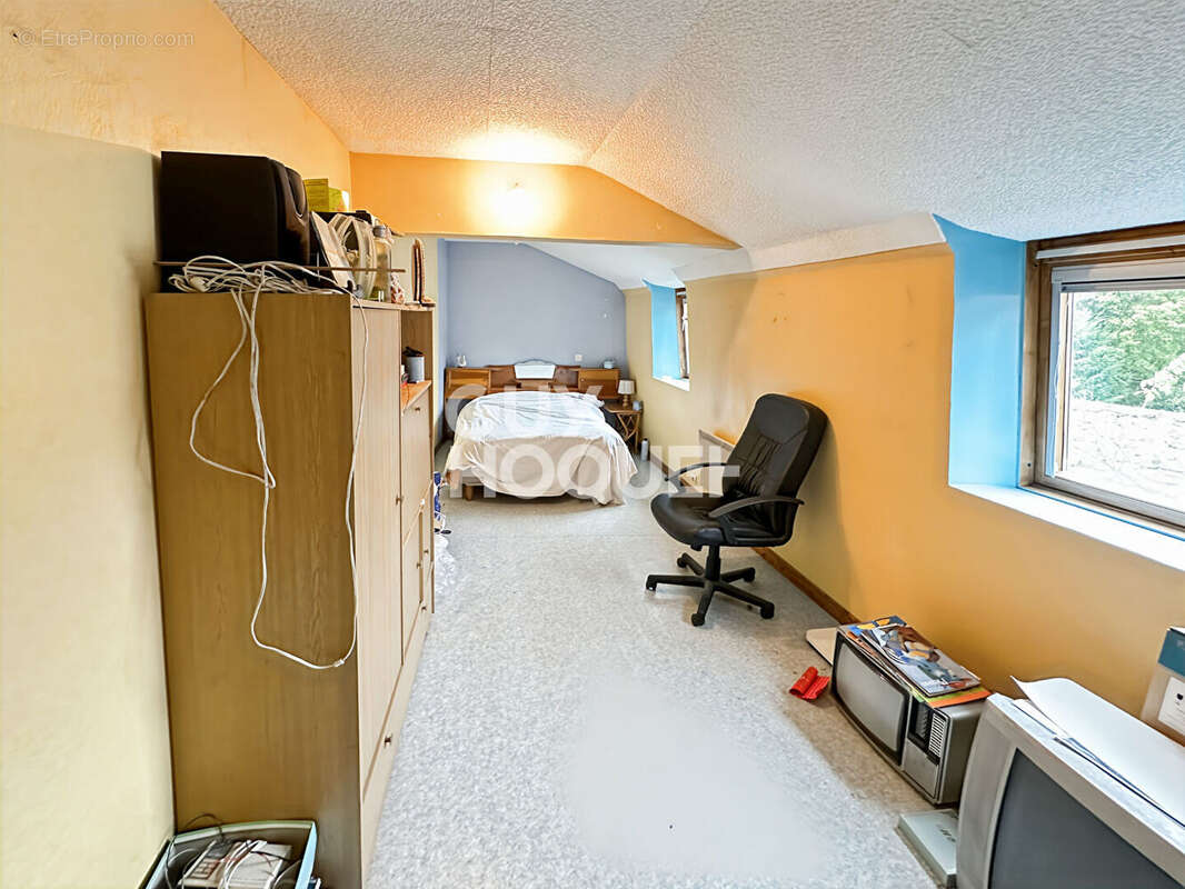 Commerce à TOURNAN-EN-BRIE