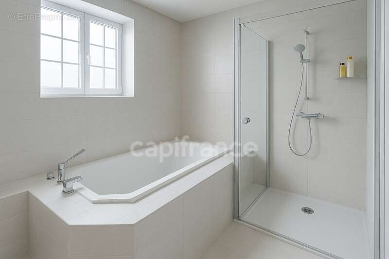 Maison à AUVERS-SUR-OISE