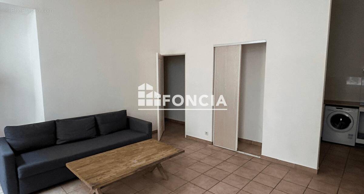 Appartement à MARSEILLE-1E