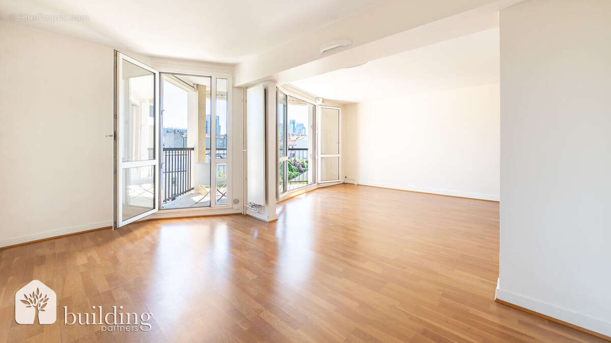 Appartement à COURBEVOIE