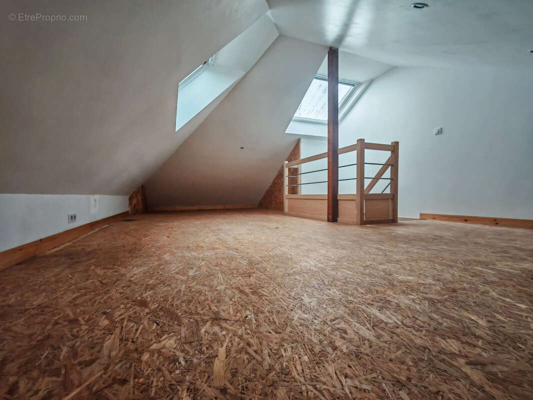 Appartement à DONVILLE-LES-BAINS