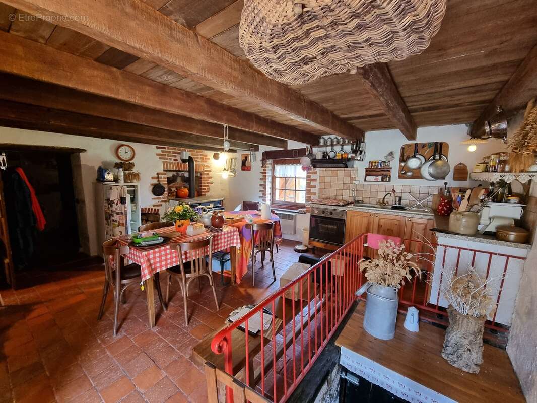 Maison à DOMPIERRE-LES-ORMES