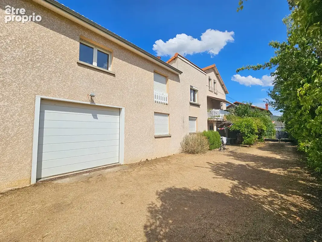 Les Martres-de-Veyre ? Maison 210 m² avec piscine et grandes dépendances - photo 2