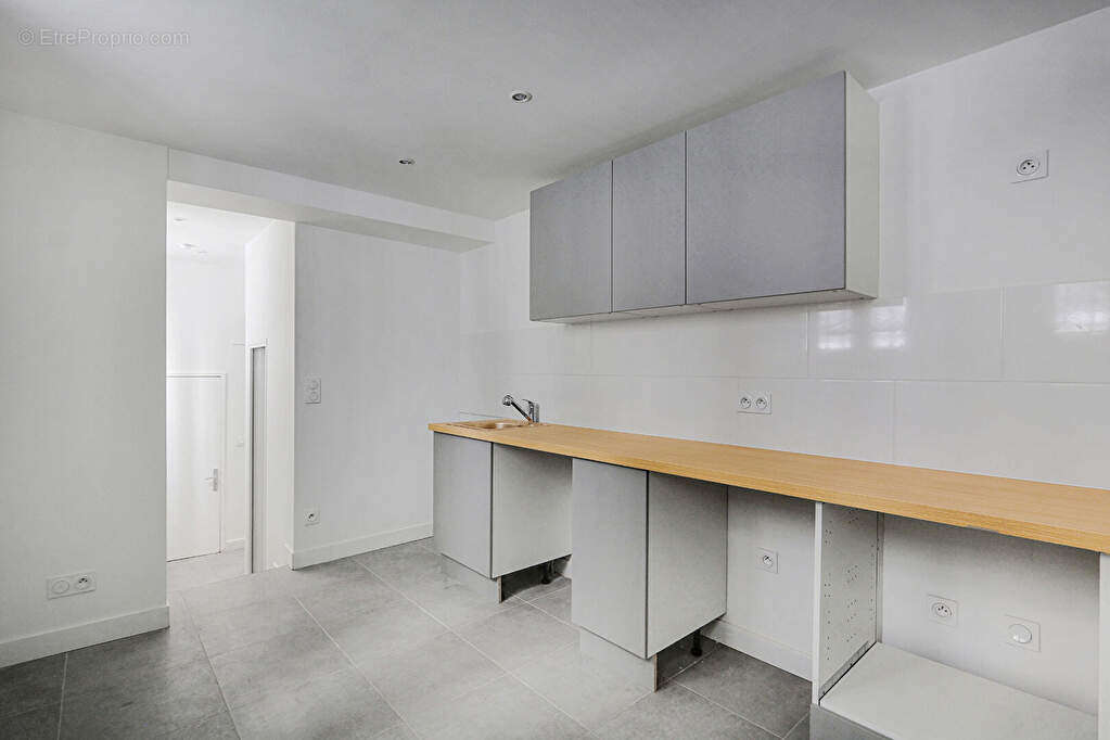 Appartement à PARIS-1E