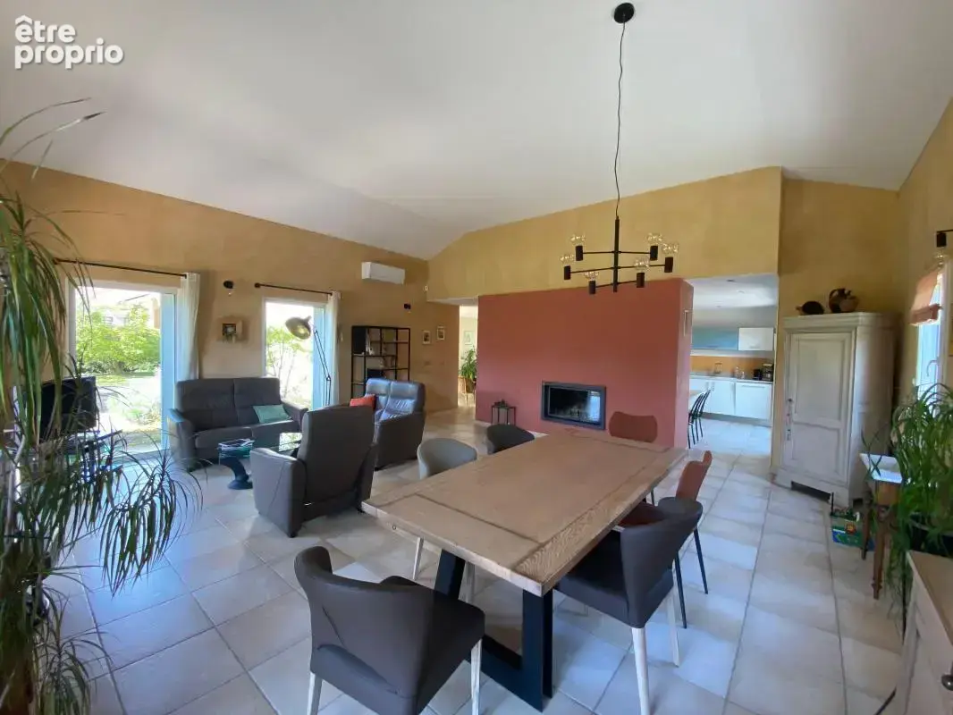 Maison familiale de standing – +200 m² – Secteur calme et résidentiel – Hors lotissement - photo 3