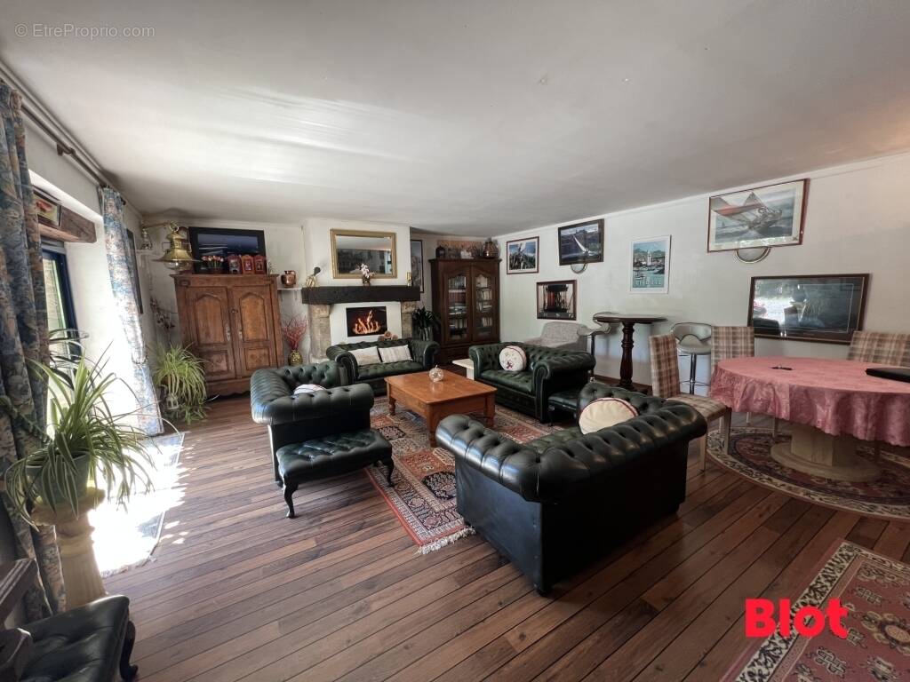 Maison 299 m² à Ploeren  - photo 2