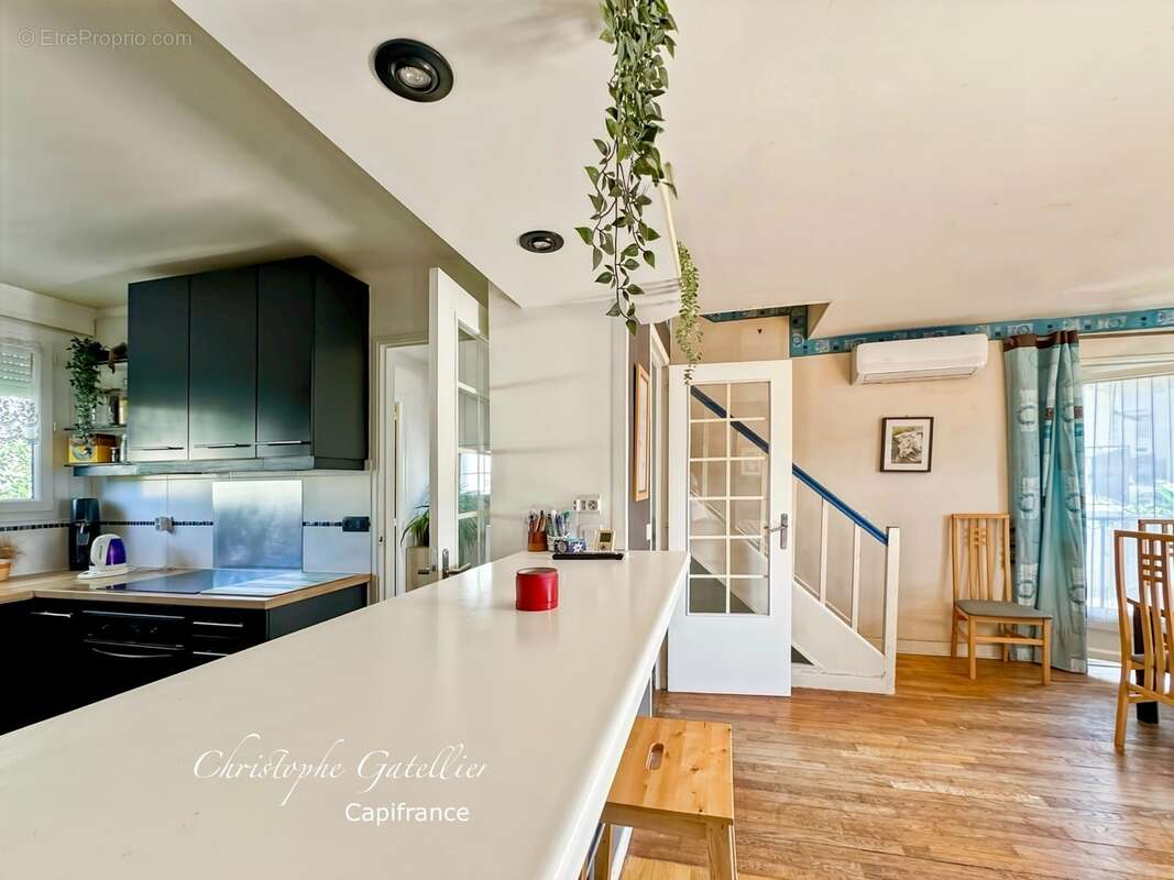 Villepreux – Quartier de la Haie Bergerie – Maison familiale de 85 m² avec jardin, garage et pompe à chaleur - photo 4