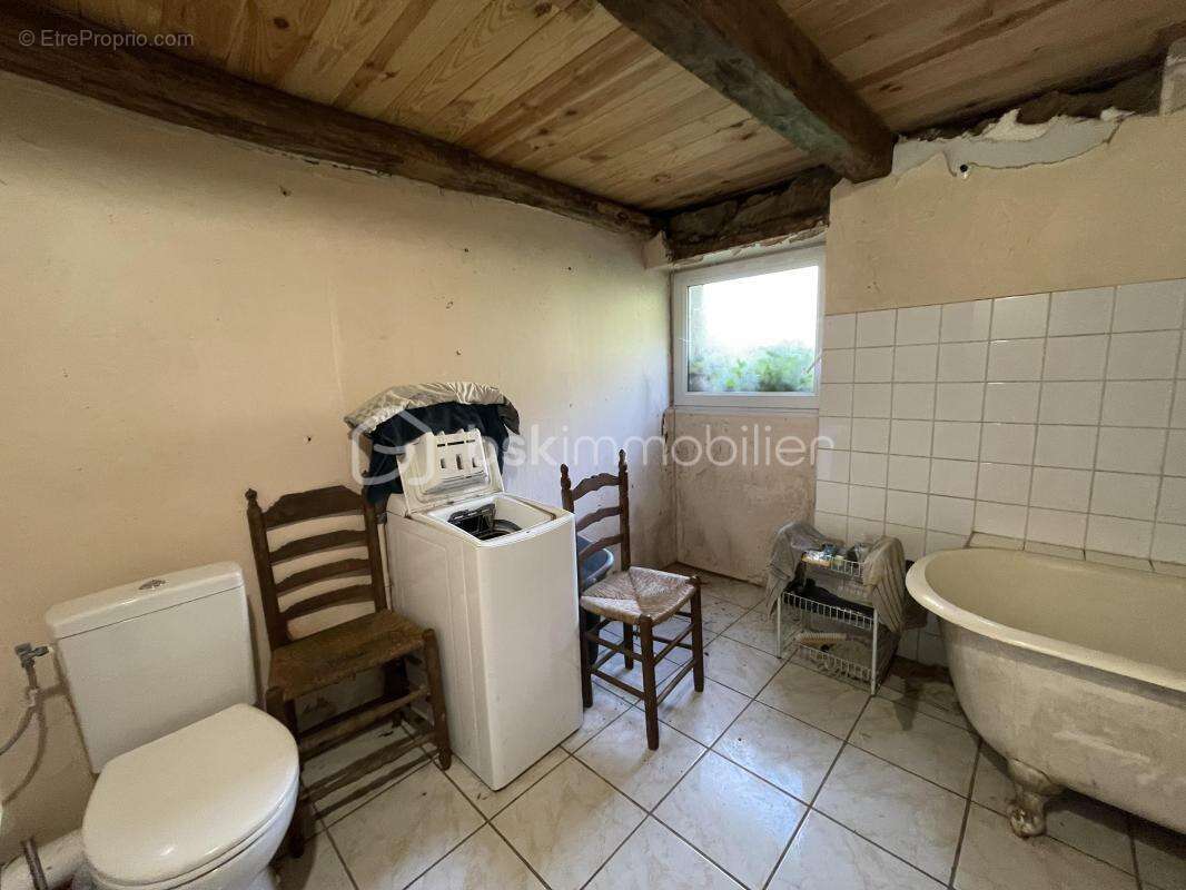 Maison en pierre à rénover au coeur d'un hameau paisible de Taupont - photo 5