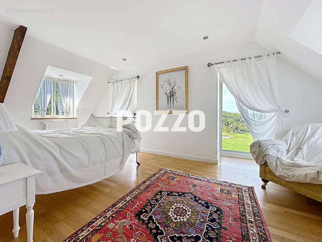 Maison à REFFUVEILLE