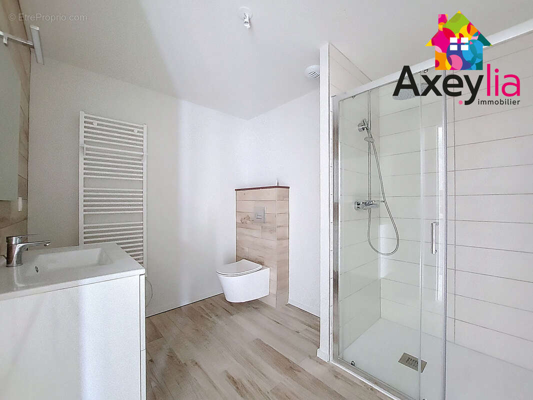 A vendre- appartement - roanne hyper centre - t2 70,5 m2 + bureau avec exterieur (lot 13) - photo 4