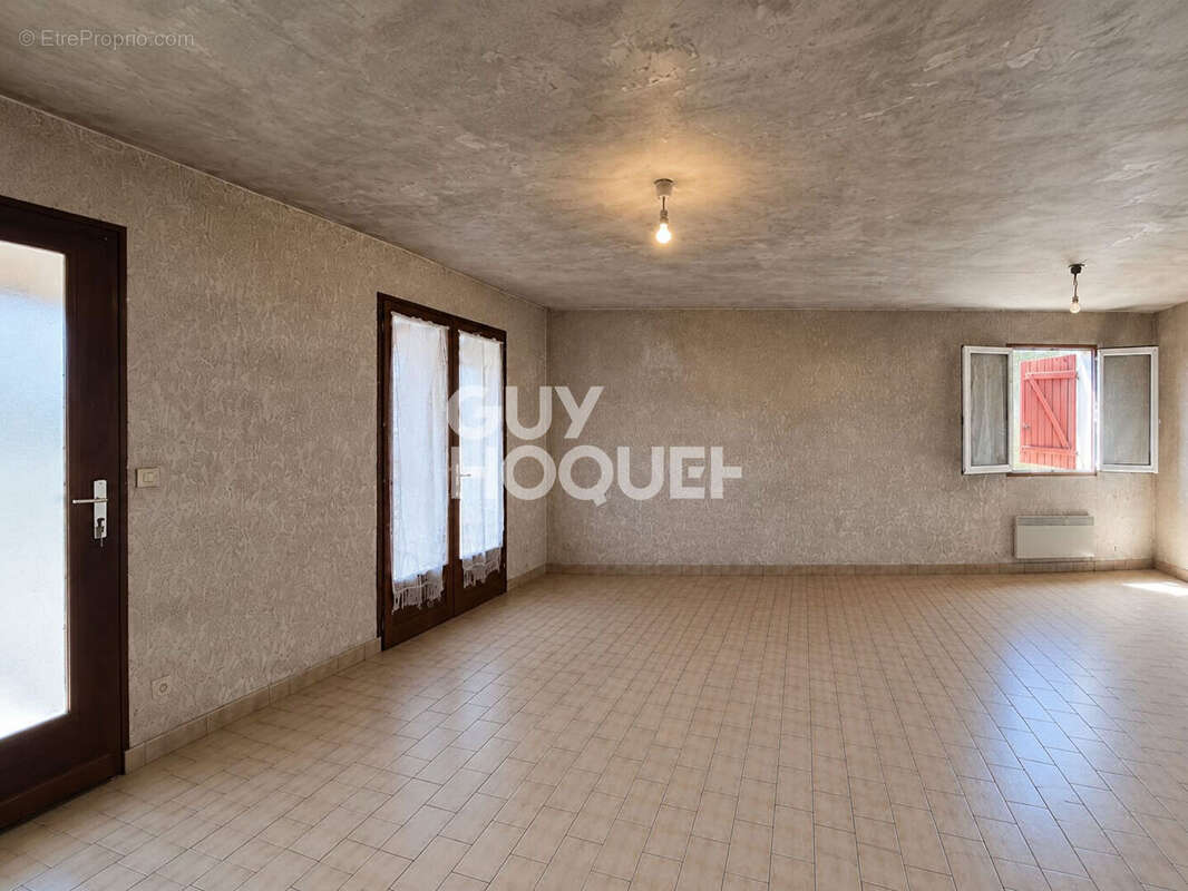 Rion-des-Landes, Maison de plain-pied avec garage et jardin. Beau potentiel - photo 7