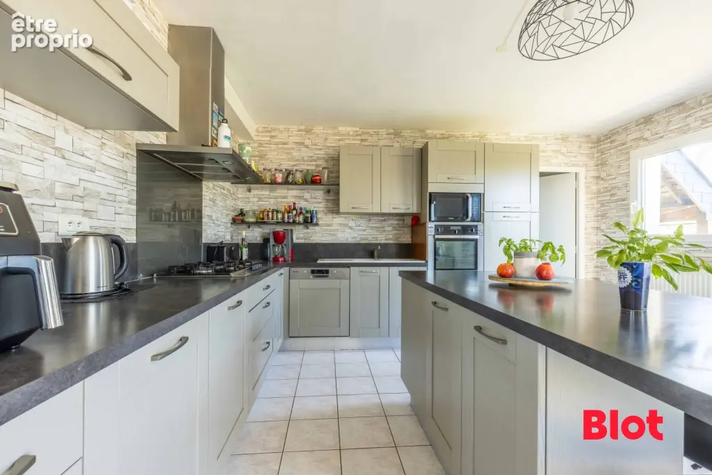 Maison 6 pièces 142 m² à vendre à Chevaigne (35250) - photo 3