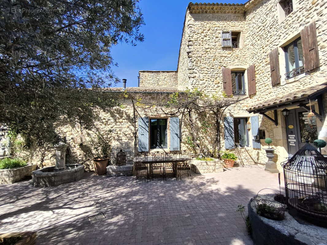 Maison à MIRMANDE