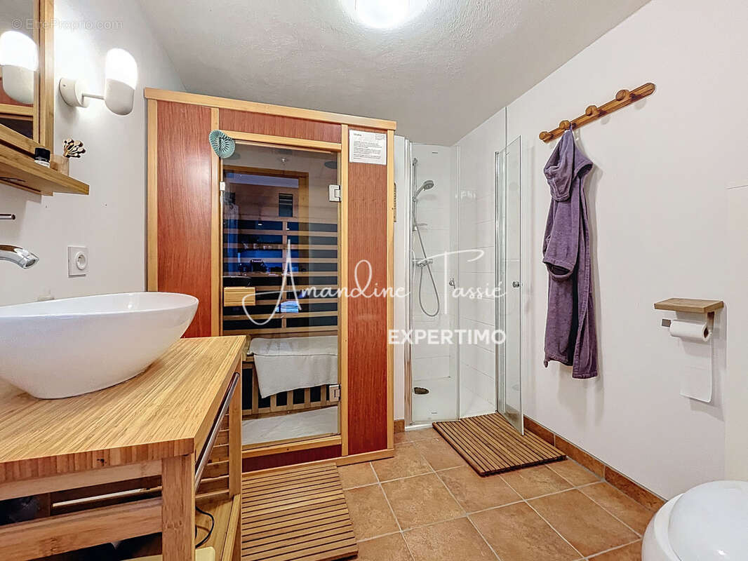 À vendre   Ancien prieuré du XIVe siècle entièrement rénové   Larzac, charme et autonomie - photo 26