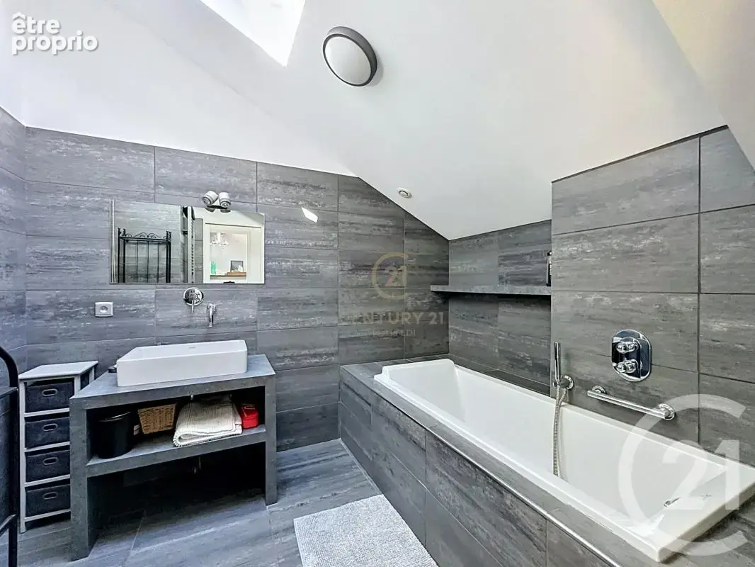 Maison 184 m² à Lorette  - photo 20