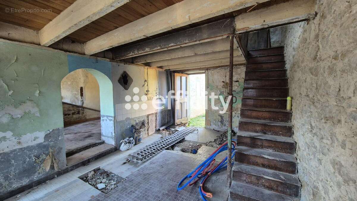 Maison à LE MOLAY-LITTRY