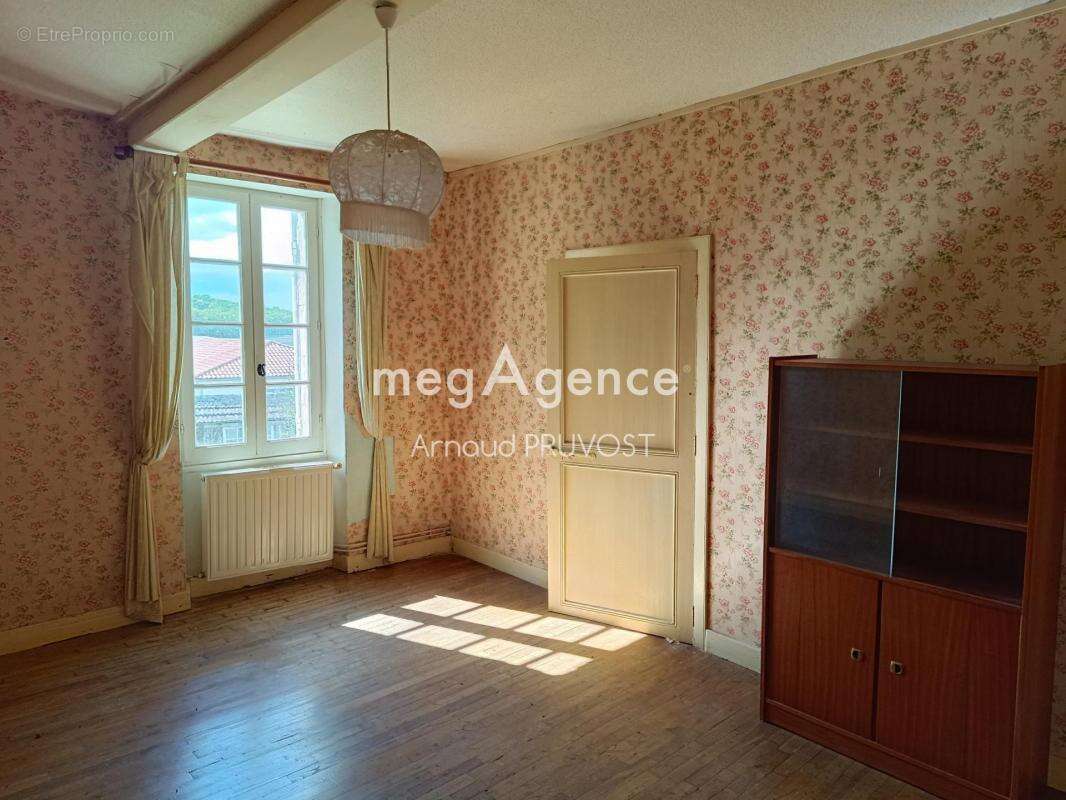 Maison à BEAUMONT-DU-PERIGORD