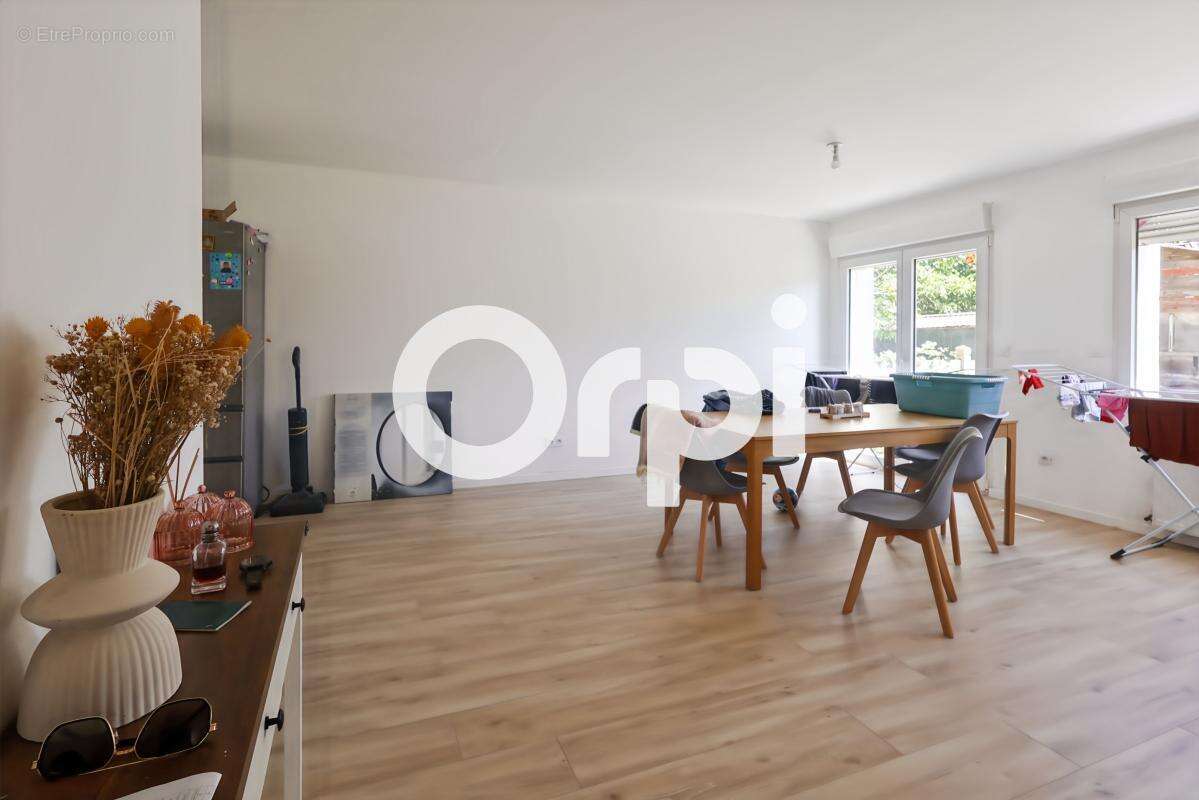 Maison semi individuelle, 6 chambres et jardin à Saint-Pol-sur-Mer (59430) - photo 4