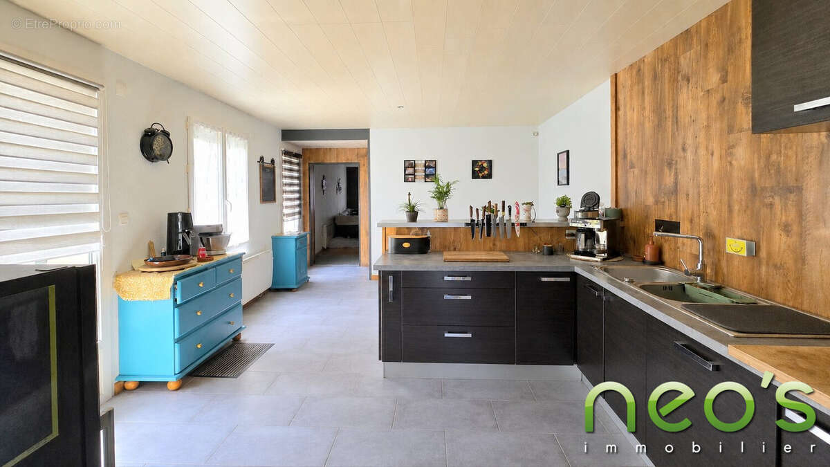 Maison 163 m² à Chemille  - photo 4