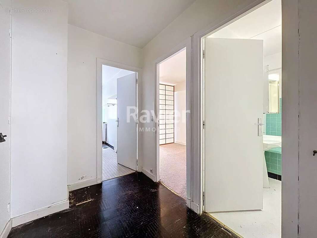 Appartement à PARIS-16E