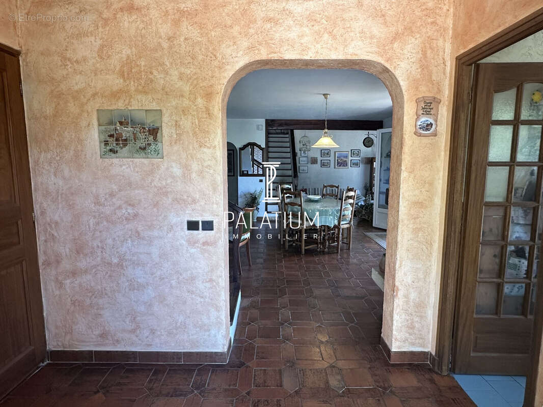 Maison 102 m² à Saint-Etienne-Les-Orgues  - photo 7