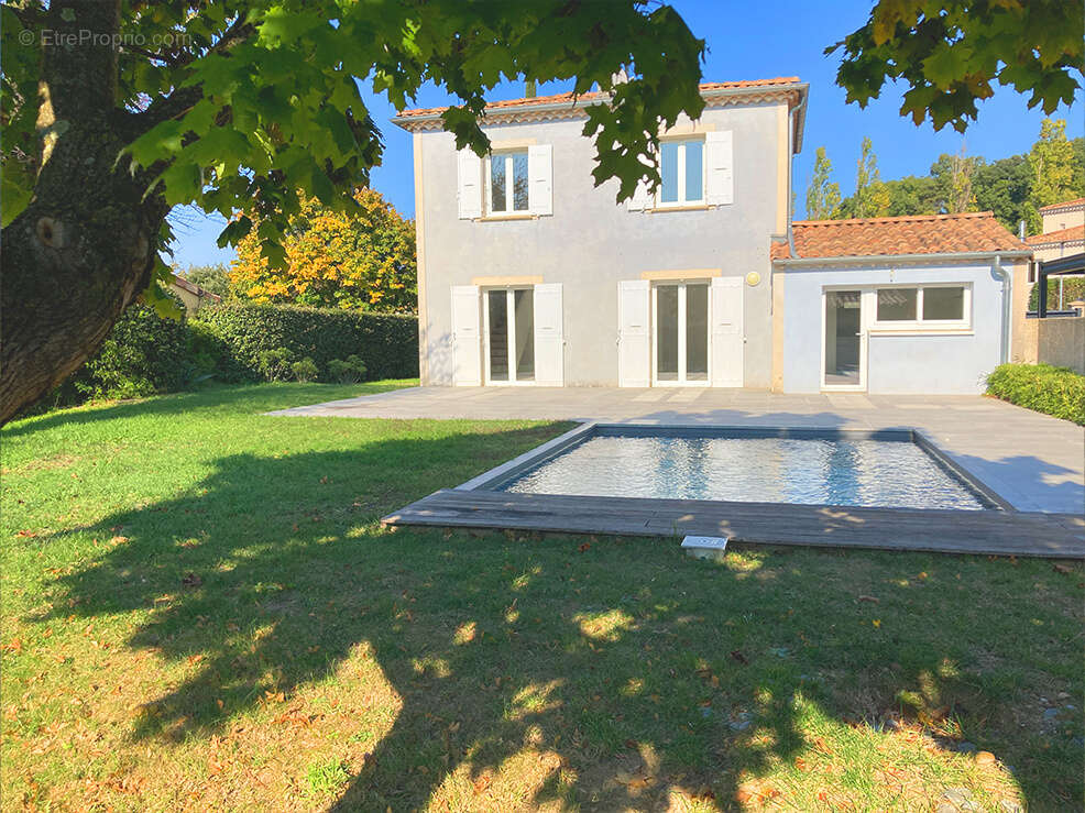 Maison à MONTELIMAR