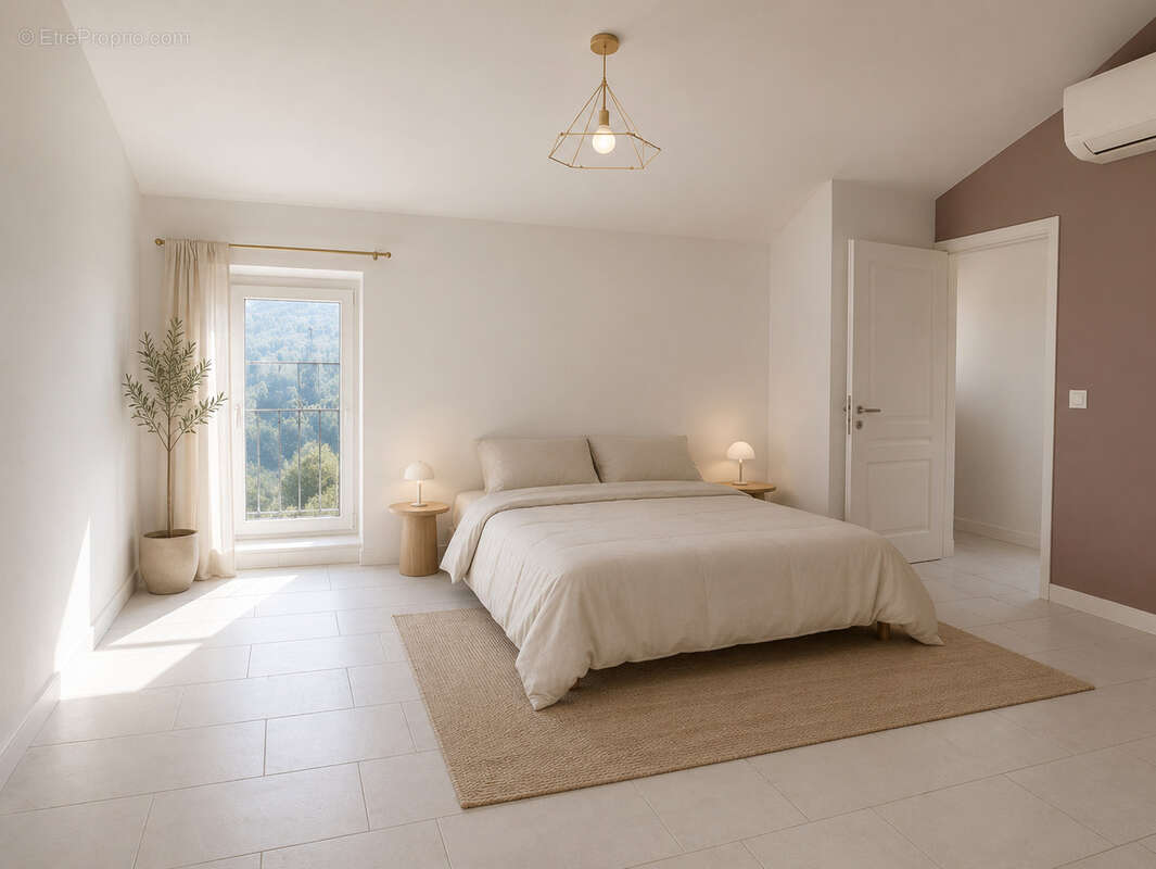 Appartement à BAGNOLS-EN-FORET