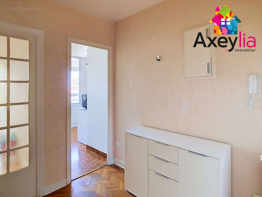 A vendre - roanne - appartement plein centre avec vue degagee - photo 6
