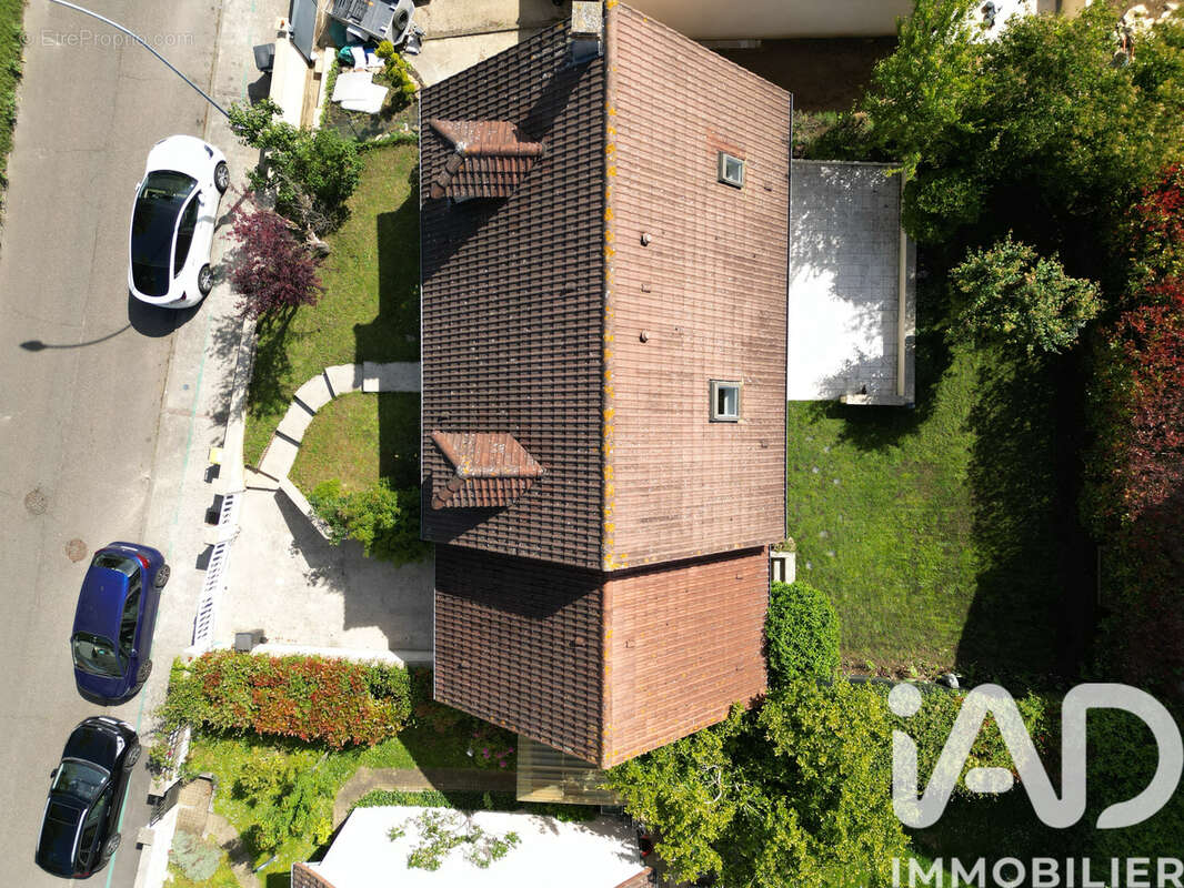 Maison 115 m² à Breuillet  - photo 2