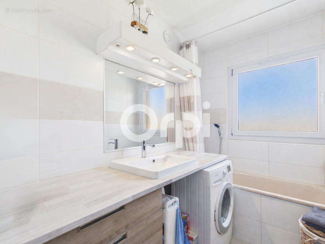 Appartement à MANDELIEU-LA-NAPOULE