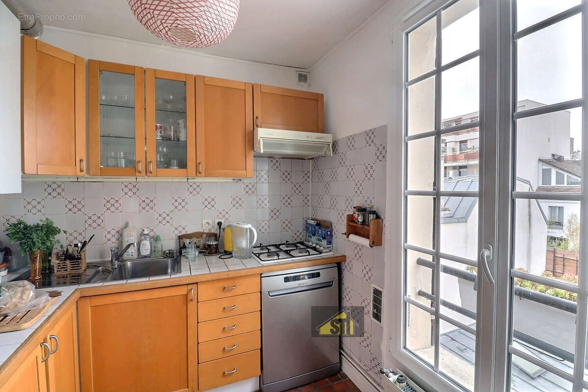 Appartement à PARIS-14E